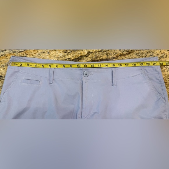 Old Navy Mid Rise Stretchy Light Blue Shorts Women’s Size 18 - Picture 5 of 7